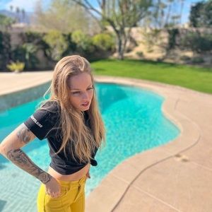 Meet your Posher, Lauren